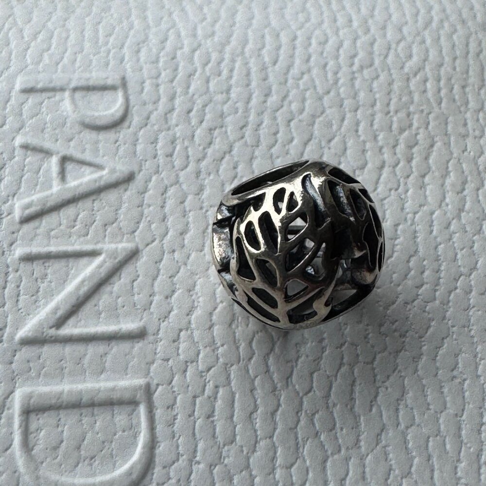 Pandora Autumn Bliss Openwork Leaves Charm
